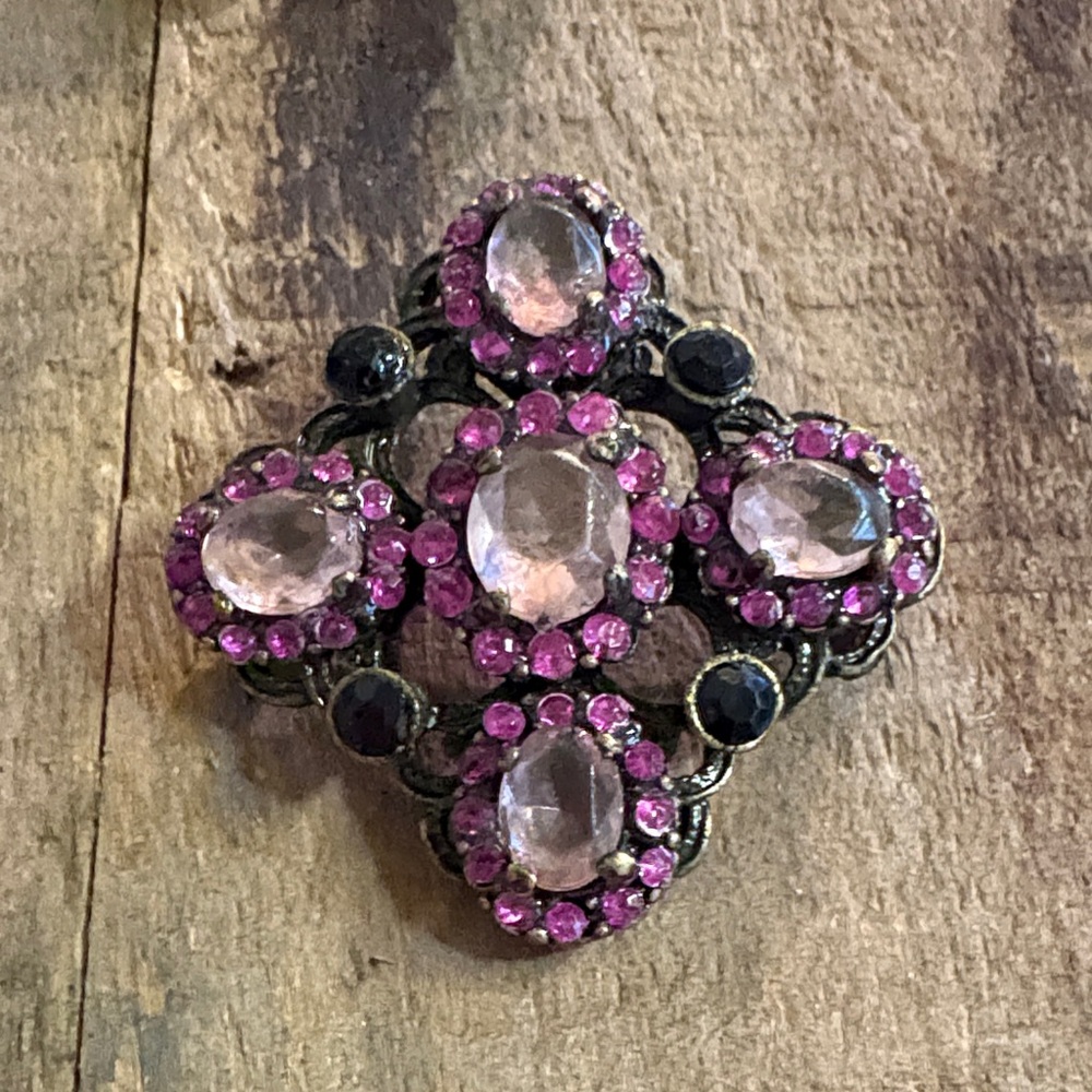 Elegant Pink and Black Gemstone Brooch